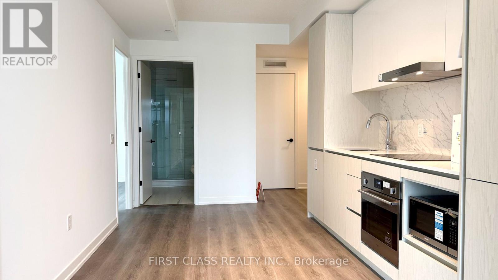 2512 - 28 Interchange Way, Vaughan, Ontario  L4K 5Z7 - Photo 13 - N12358386