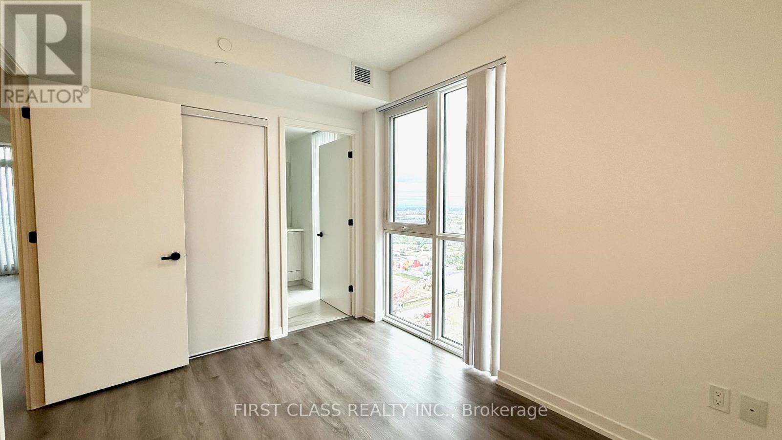 2512 - 28 Interchange Way, Vaughan, Ontario  L4K 5Z7 - Photo 21 - N12358386