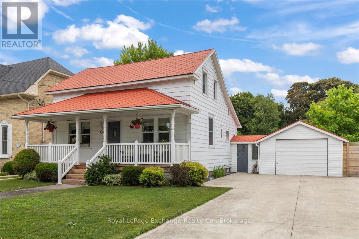 40 Grosvenor Street S, Saugeen Shores, Ontario  N0H 2L0 - Photo 2 - X12360244