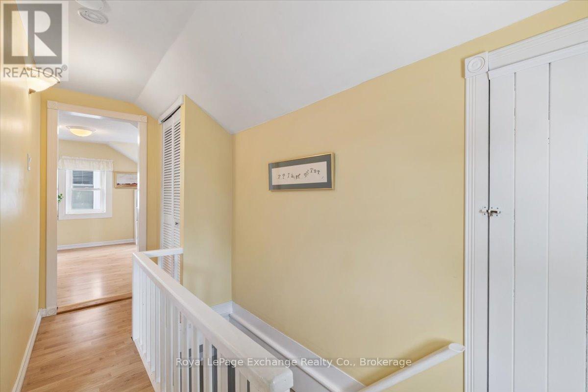 40 Grosvenor Street S, Saugeen Shores, Ontario  N0H 2L0 - Photo 24 - X12360244