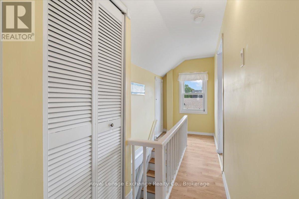 40 Grosvenor Street S, Saugeen Shores, Ontario  N0H 2L0 - Photo 25 - X12360244