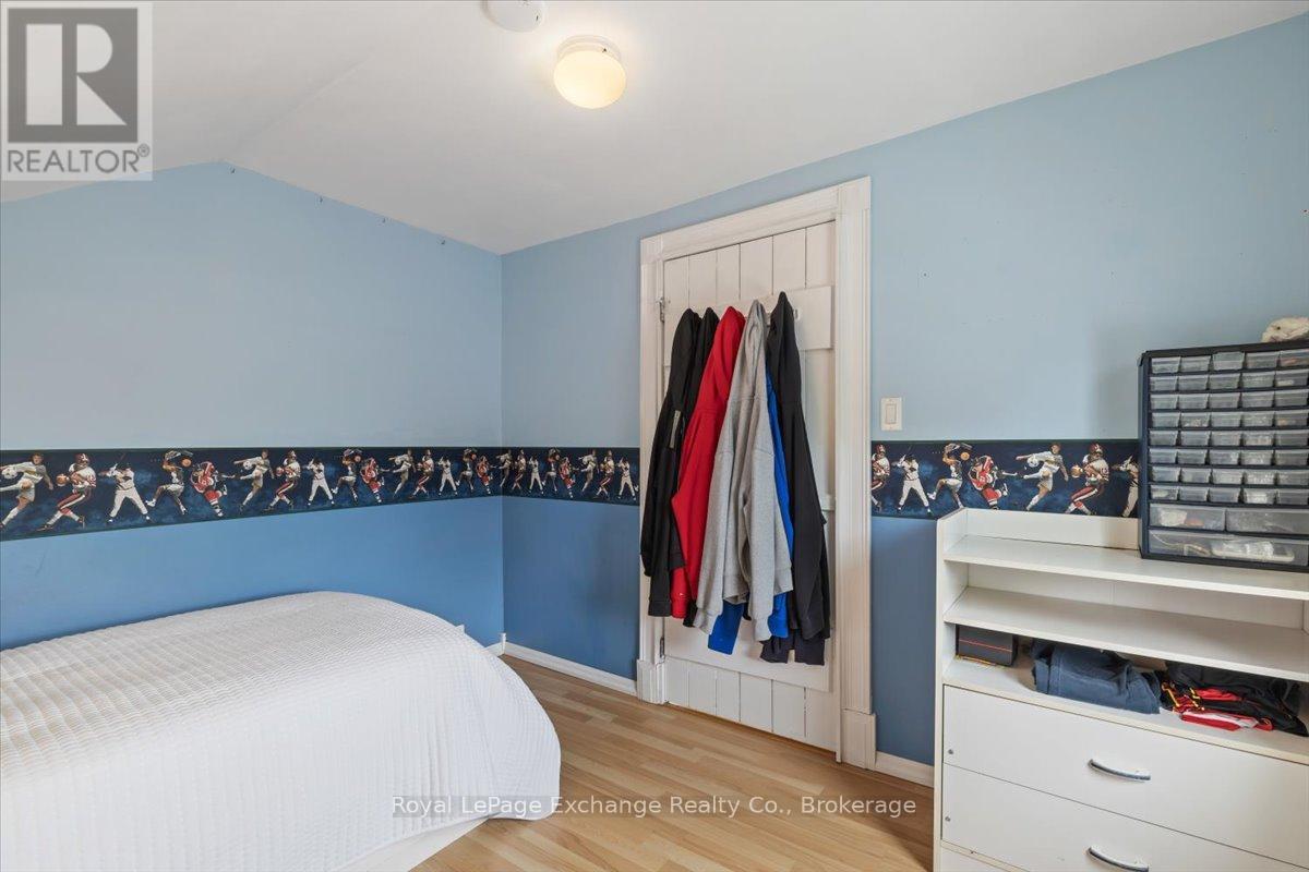 40 Grosvenor Street S, Saugeen Shores, Ontario  N0H 2L0 - Photo 28 - X12360244