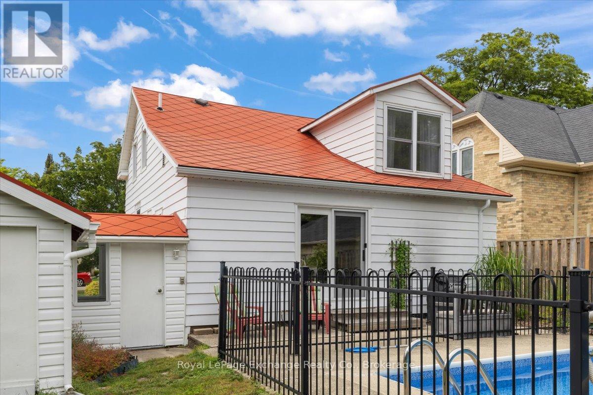 40 Grosvenor Street S, Saugeen Shores, Ontario  N0H 2L0 - Photo 34 - X12360244