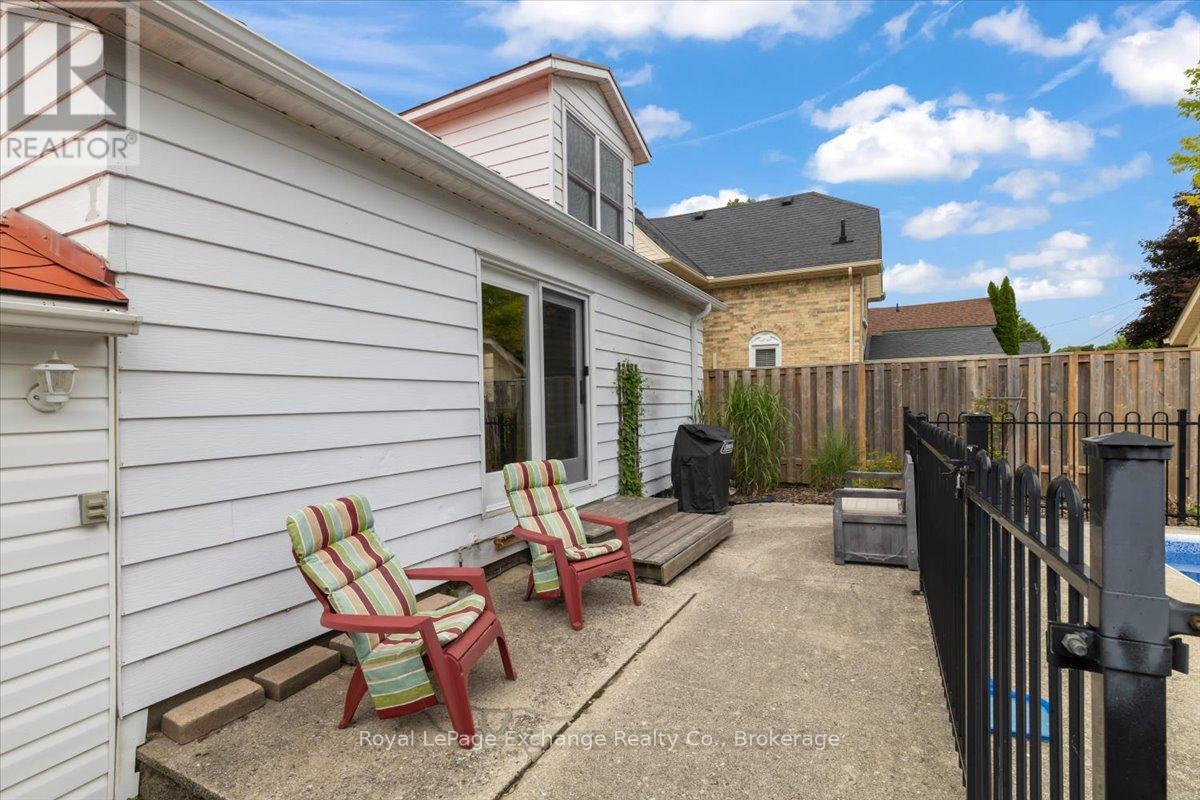 40 Grosvenor Street S, Saugeen Shores, Ontario  N0H 2L0 - Photo 35 - X12360244