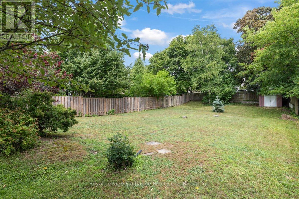40 Grosvenor Street S, Saugeen Shores, Ontario  N0H 2L0 - Photo 38 - X12360244
