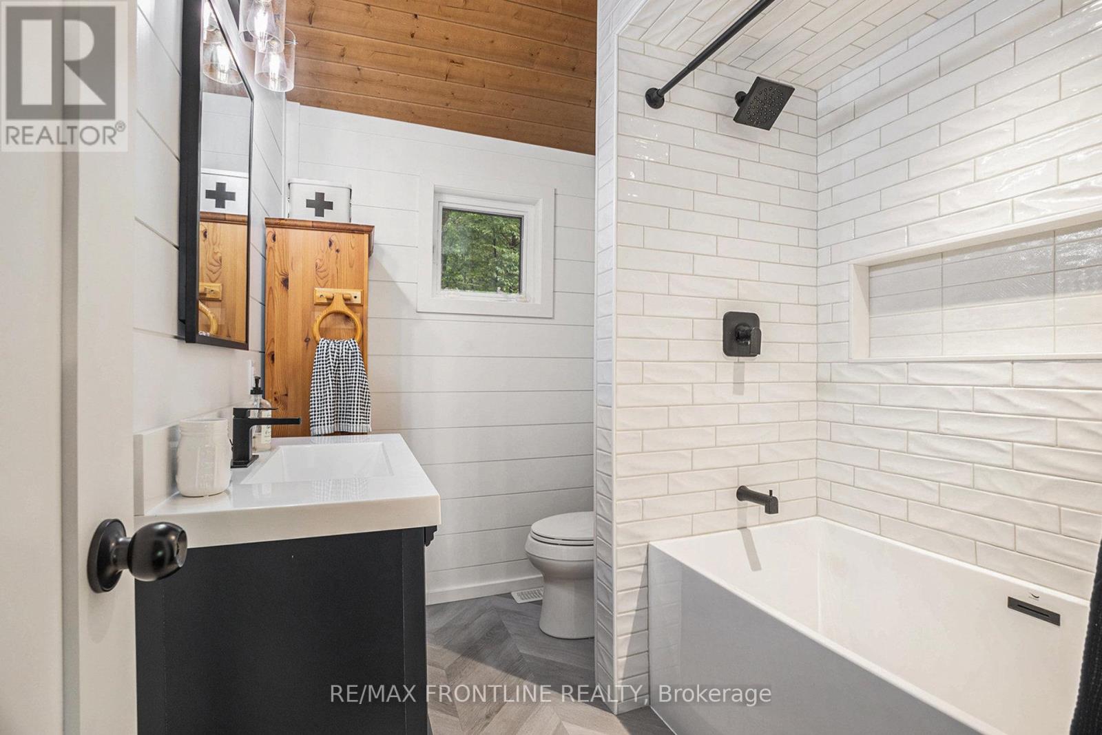 133 Miners Point Road, Tay Valley, Ontario  K7H 3C5 - Photo 16 - X12360270