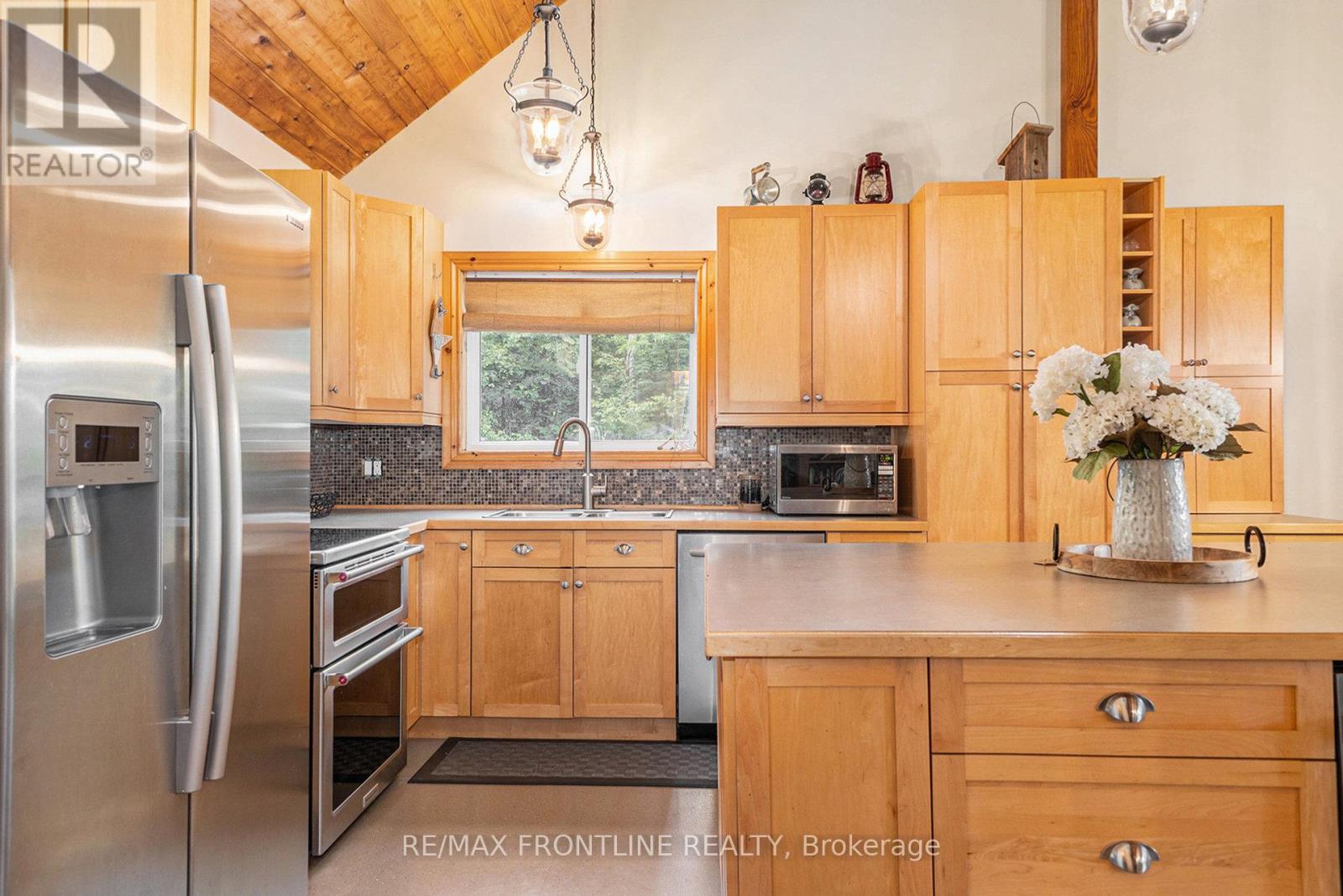 133 Miners Point Road, Tay Valley, Ontario  K7H 3C5 - Photo 4 - X12360270