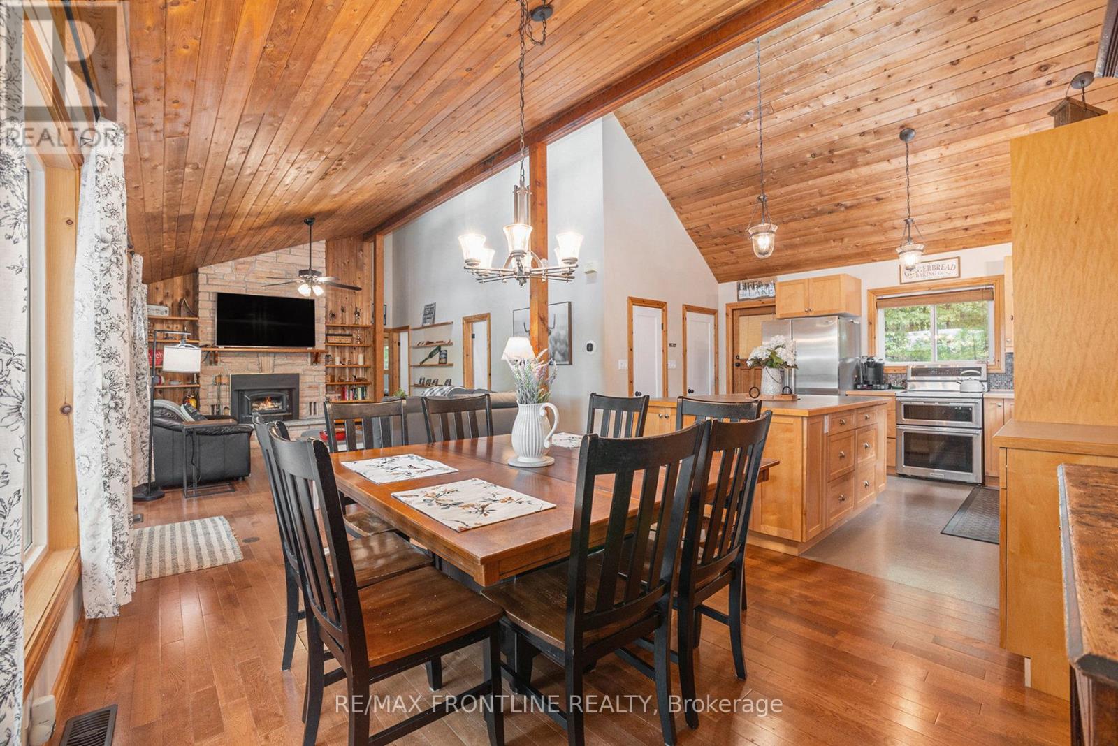 133 Miners Point Road, Tay Valley, Ontario  K7H 3C5 - Photo 8 - X12360270