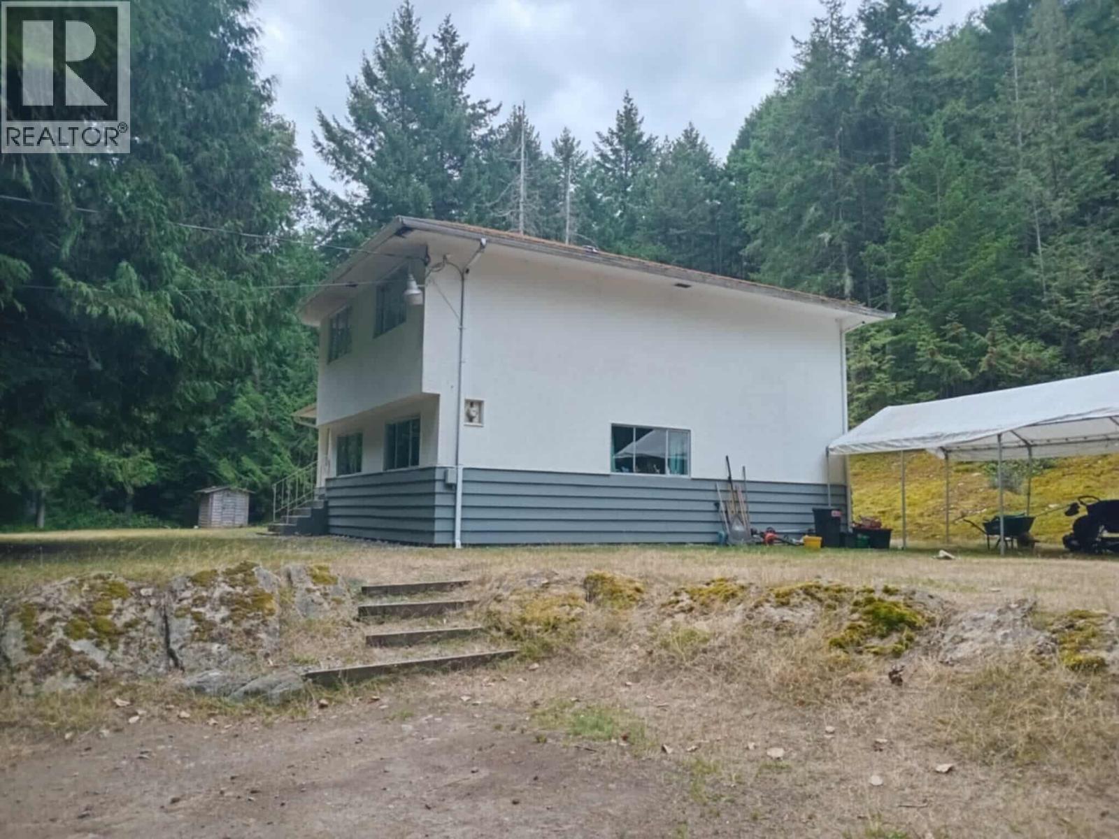 570 WAUGH ROAD, Mayne Island, British Columbia