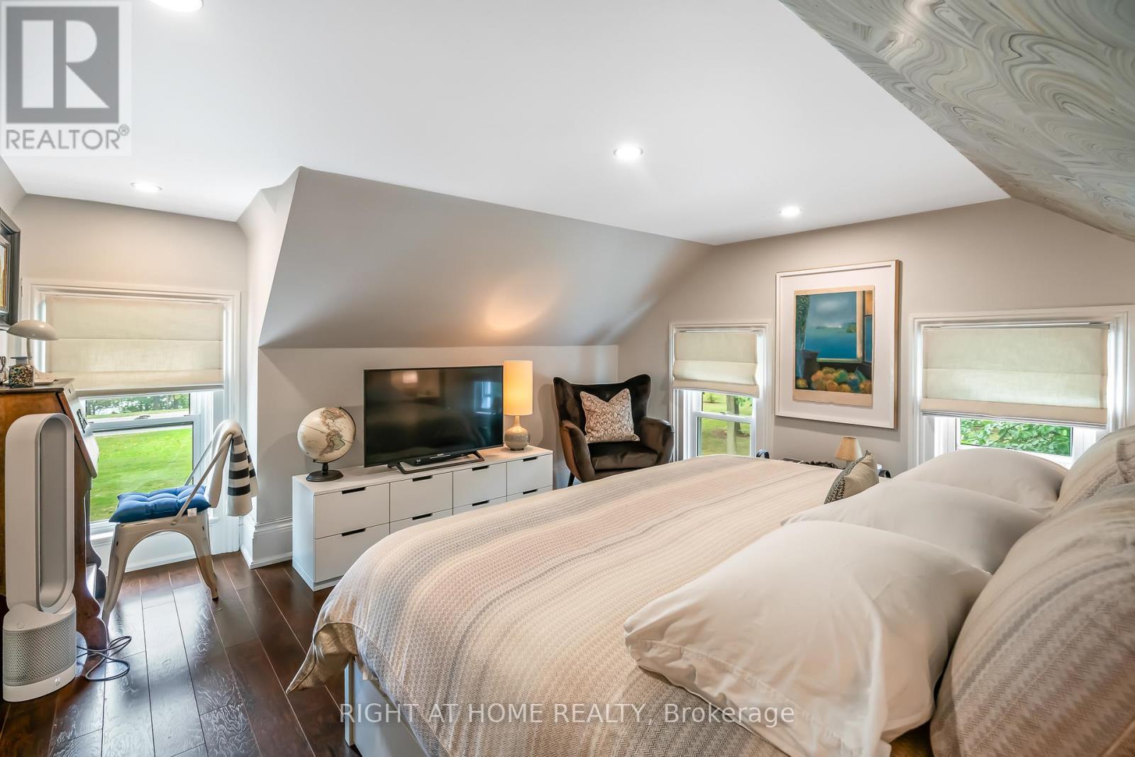14894 Niagara River Parkway, Niagara-On-The-Lake, Ontario  L0S 1J0 - Photo 28 - X12360174