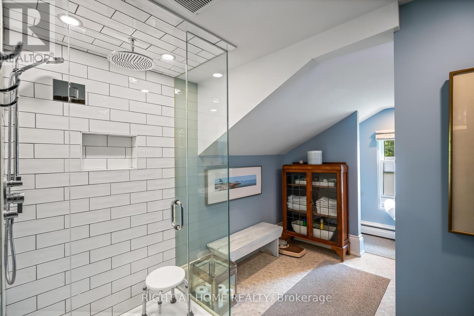 14894 Niagara River Parkway, Niagara-On-The-Lake, Ontario  L0S 1J0 - Photo 31 - X12360174