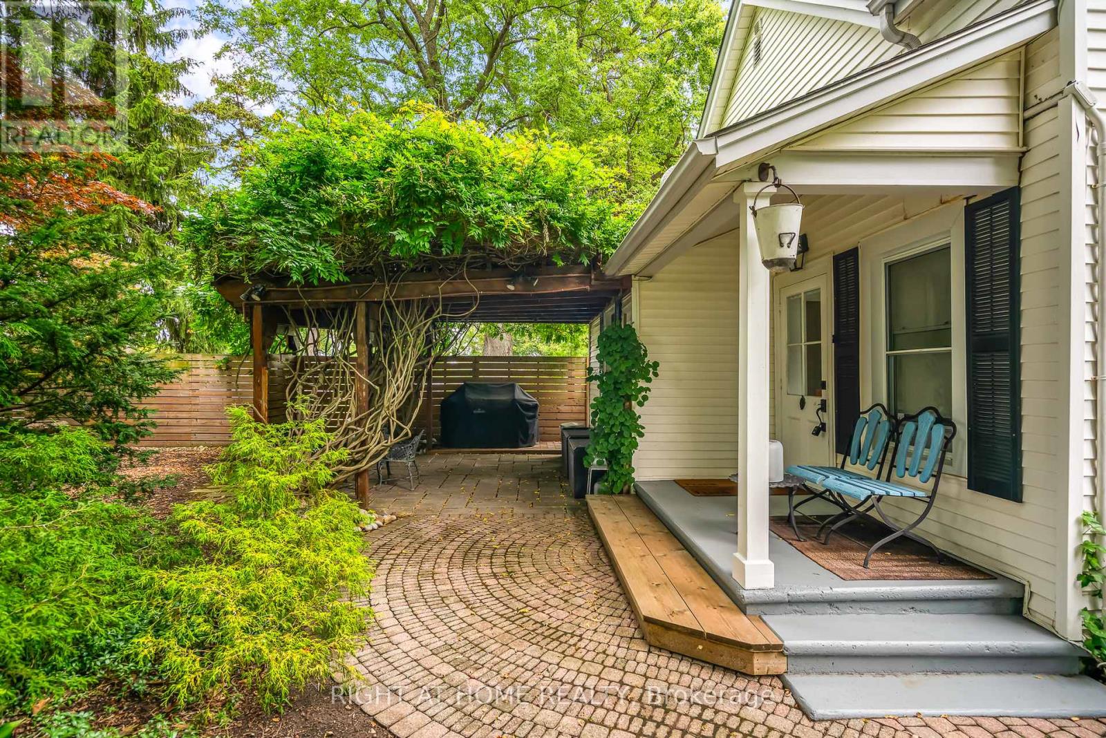 14894 Niagara River Parkway, Niagara-On-The-Lake, Ontario  L0S 1J0 - Photo 34 - X12360174