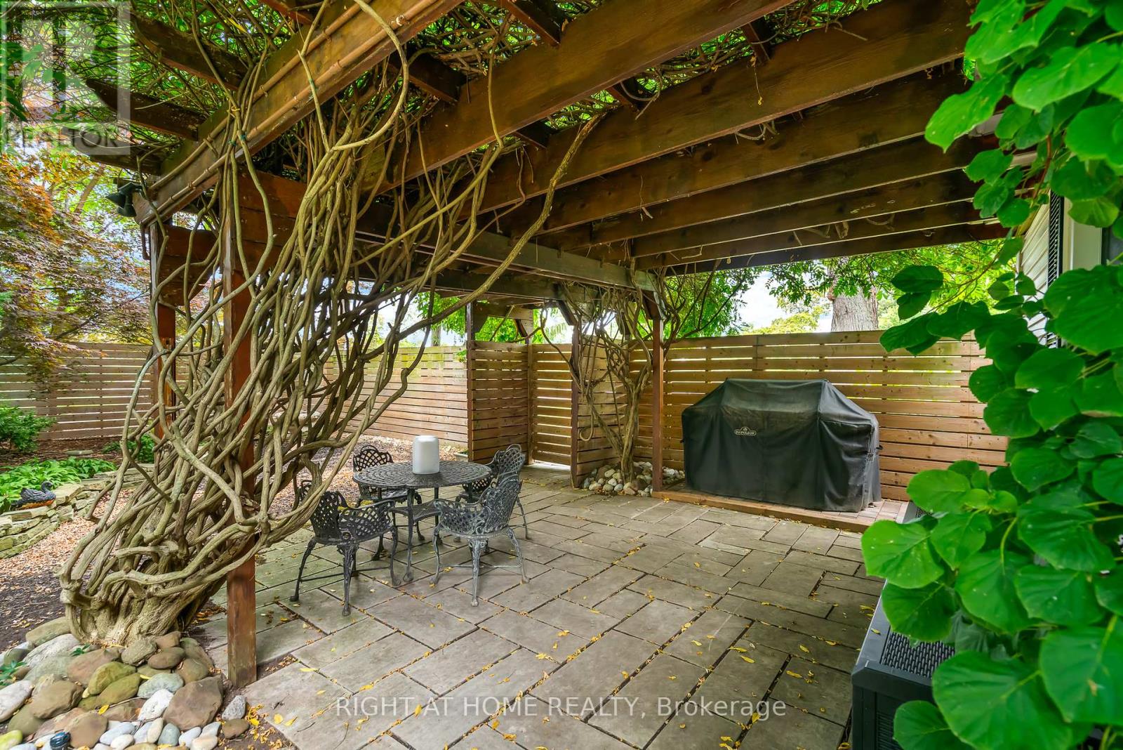 14894 Niagara River Parkway, Niagara-On-The-Lake, Ontario  L0S 1J0 - Photo 35 - X12360174
