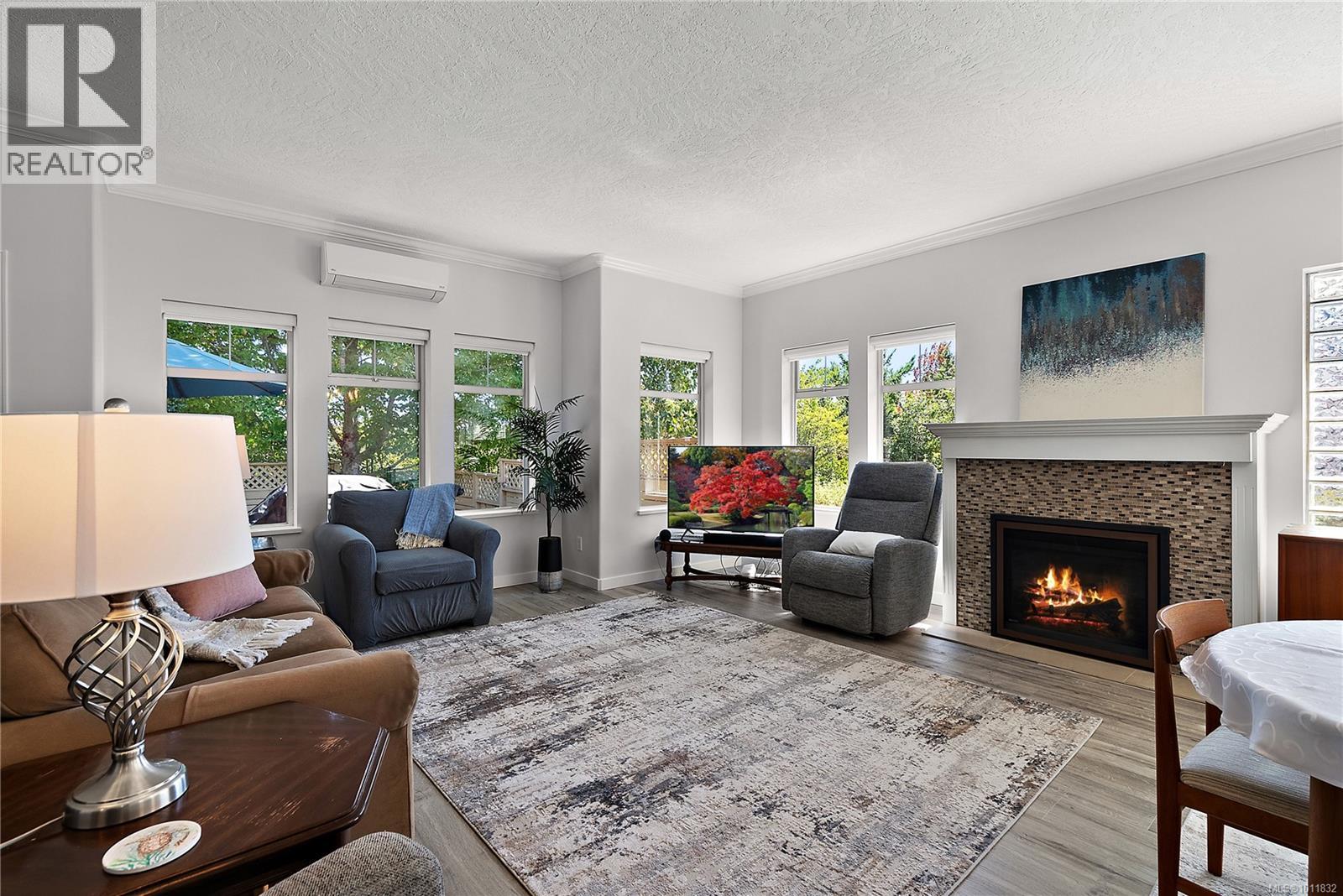Property at 115 1110 Willow St image 1