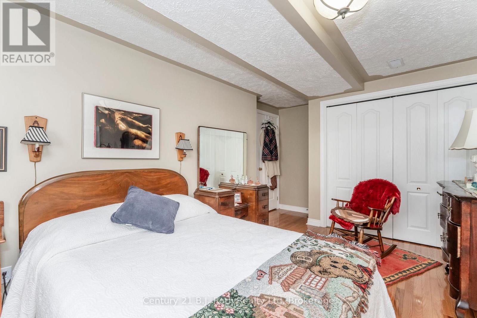 17 Charles Street, Penetanguishene, Ontario  L9M 2G6 - Photo 24 - S12360257