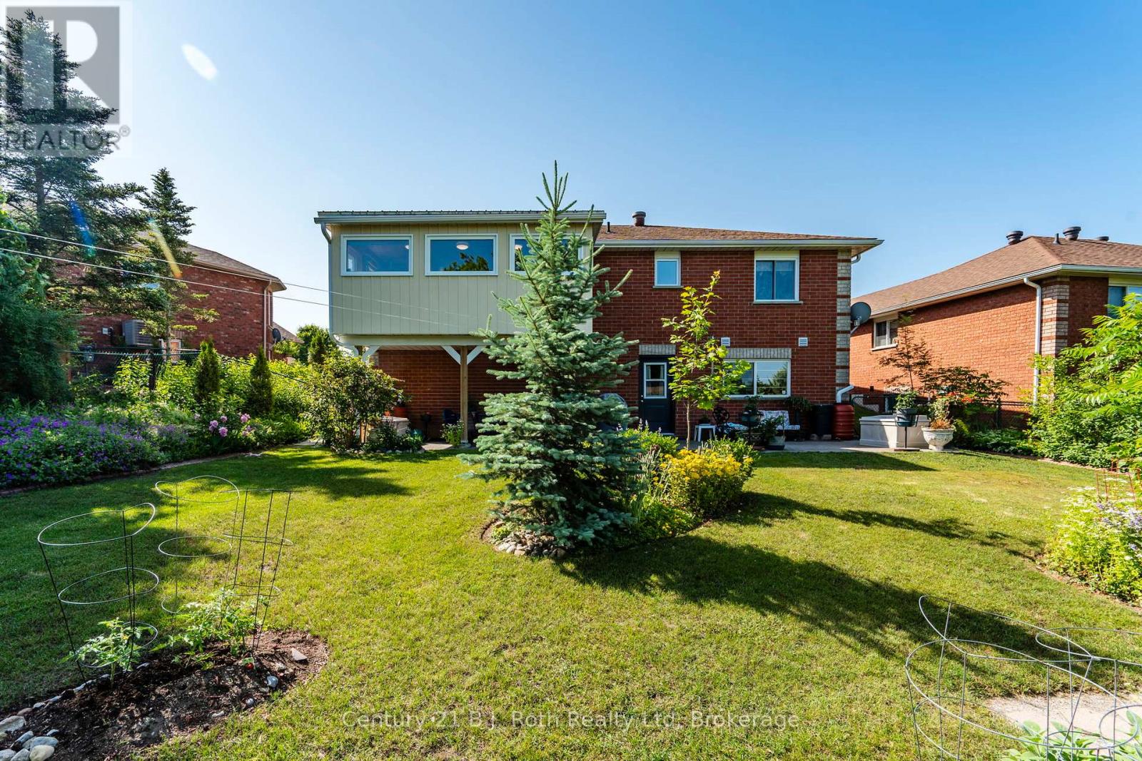 17 Charles Street, Penetanguishene, Ontario  L9M 2G6 - Photo 36 - S12360257