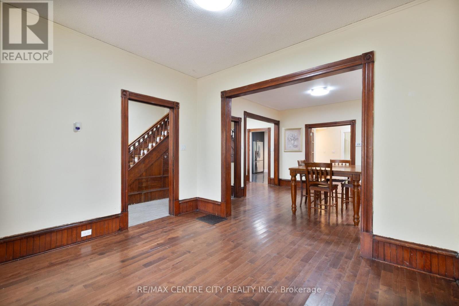 79 Scott Street, St. Thomas, Ontario  N5P 1L1 - Photo 10 - X12360337