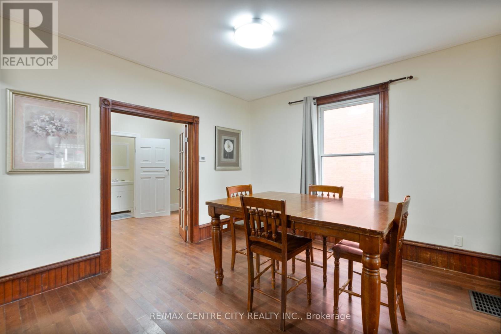 79 Scott Street, St. Thomas, Ontario  N5P 1L1 - Photo 11 - X12360337