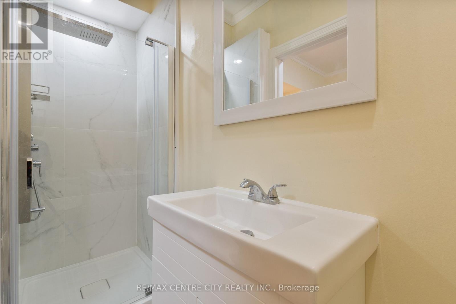 79 Scott Street, St. Thomas, Ontario  N5P 1L1 - Photo 14 - X12360337
