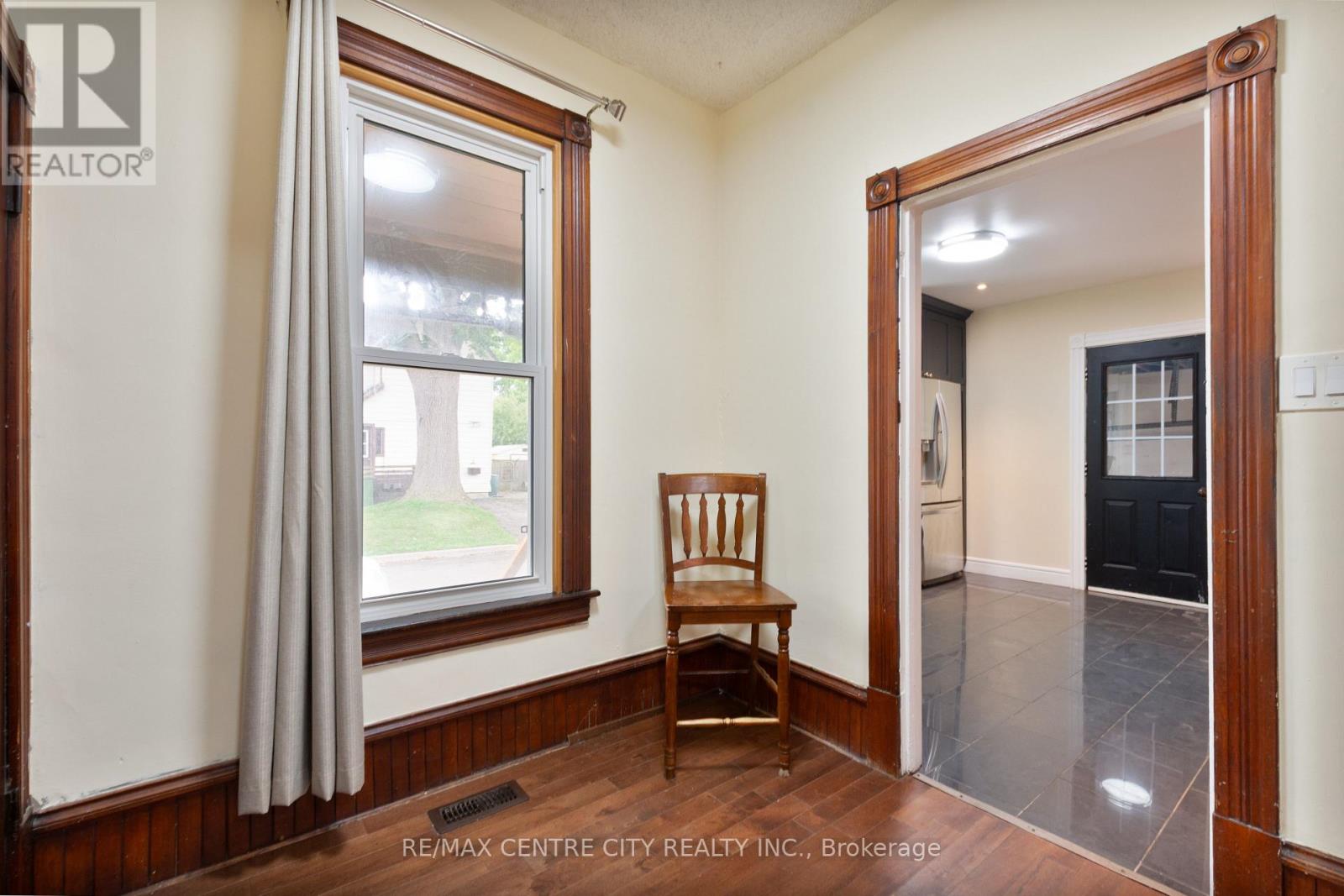 79 Scott Street, St. Thomas, Ontario  N5P 1L1 - Photo 15 - X12360337
