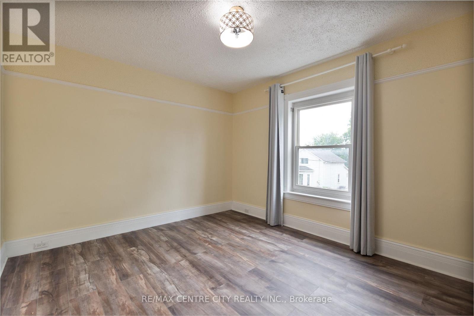 79 Scott Street, St. Thomas, Ontario  N5P 1L1 - Photo 20 - X12360337