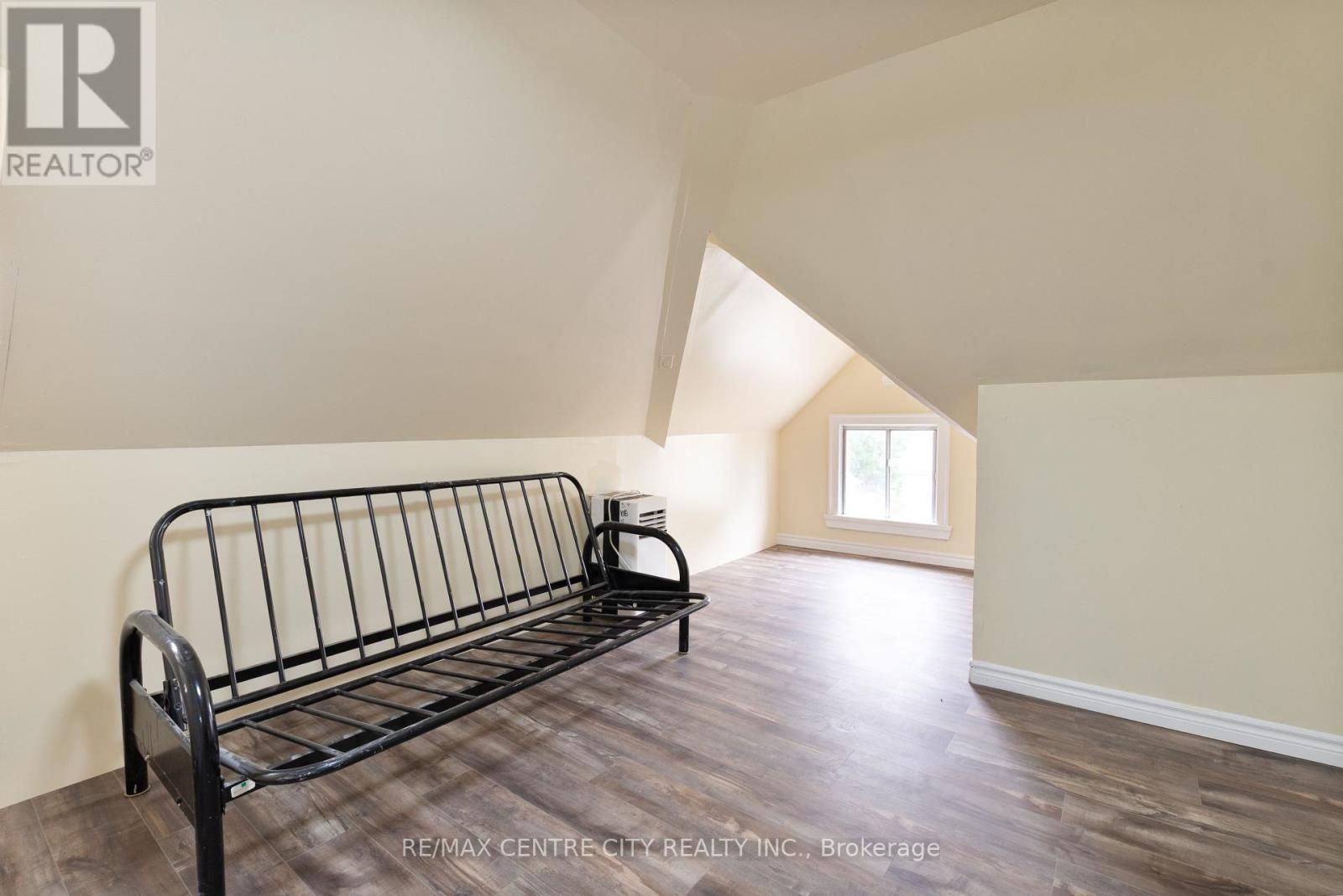 79 Scott Street, St. Thomas, Ontario  N5P 1L1 - Photo 31 - X12360337