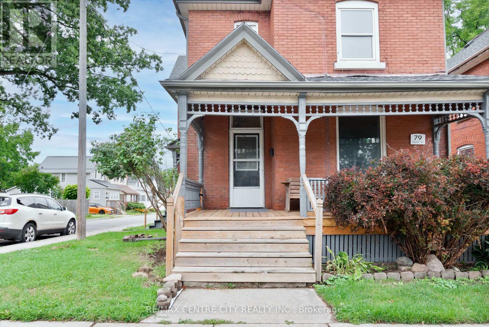 79 Scott Street, St. Thomas, Ontario  N5P 1L1 - Photo 4 - X12360337