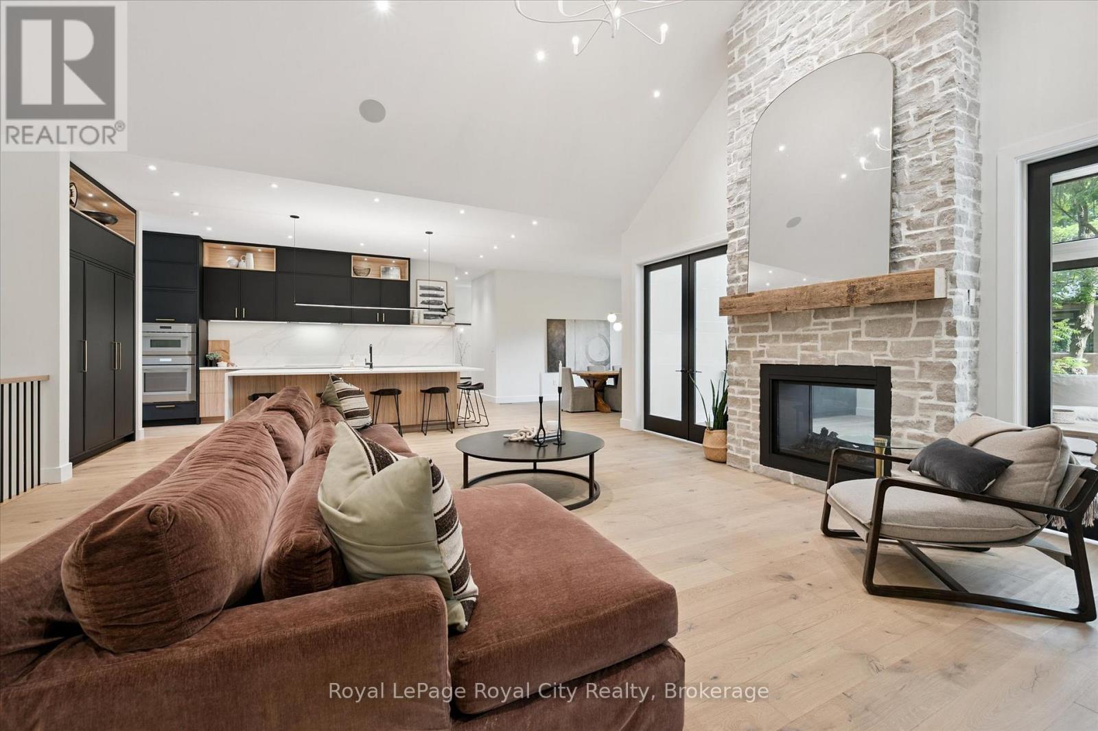 15 Farnham Road, Puslinch, Ontario  N0B 2J0 - Photo 11 - X12360333