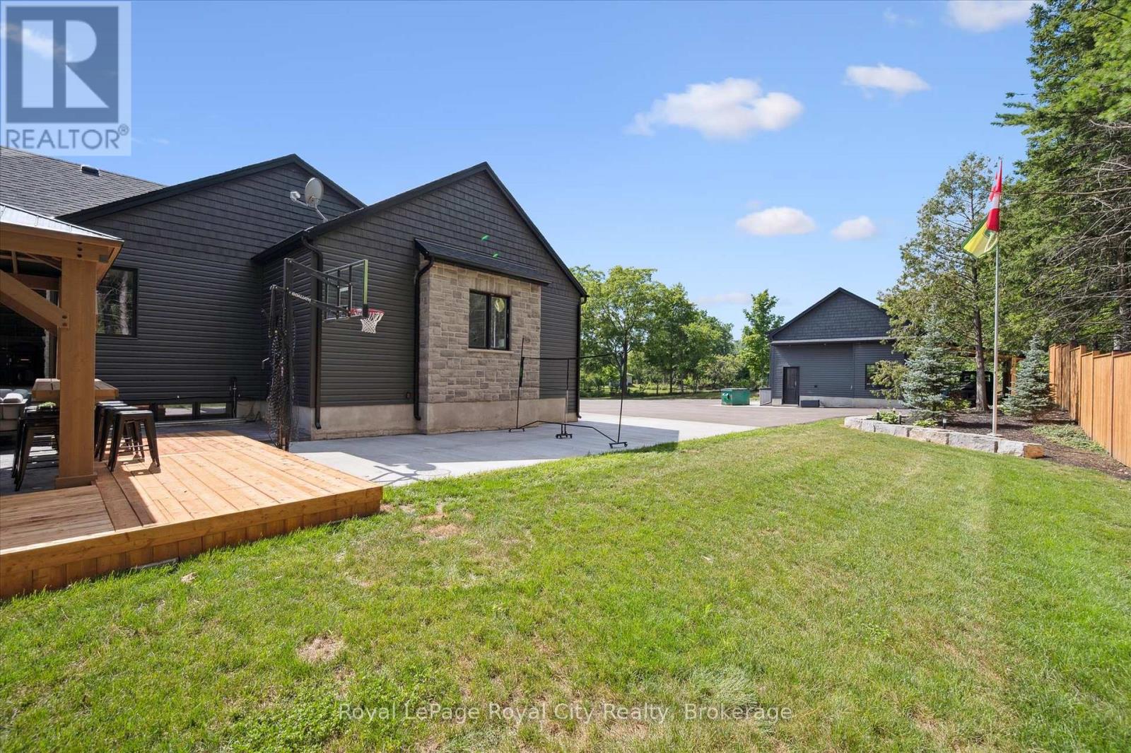 15 Farnham Road, Puslinch, Ontario  N0B 2J0 - Photo 38 - X12360333