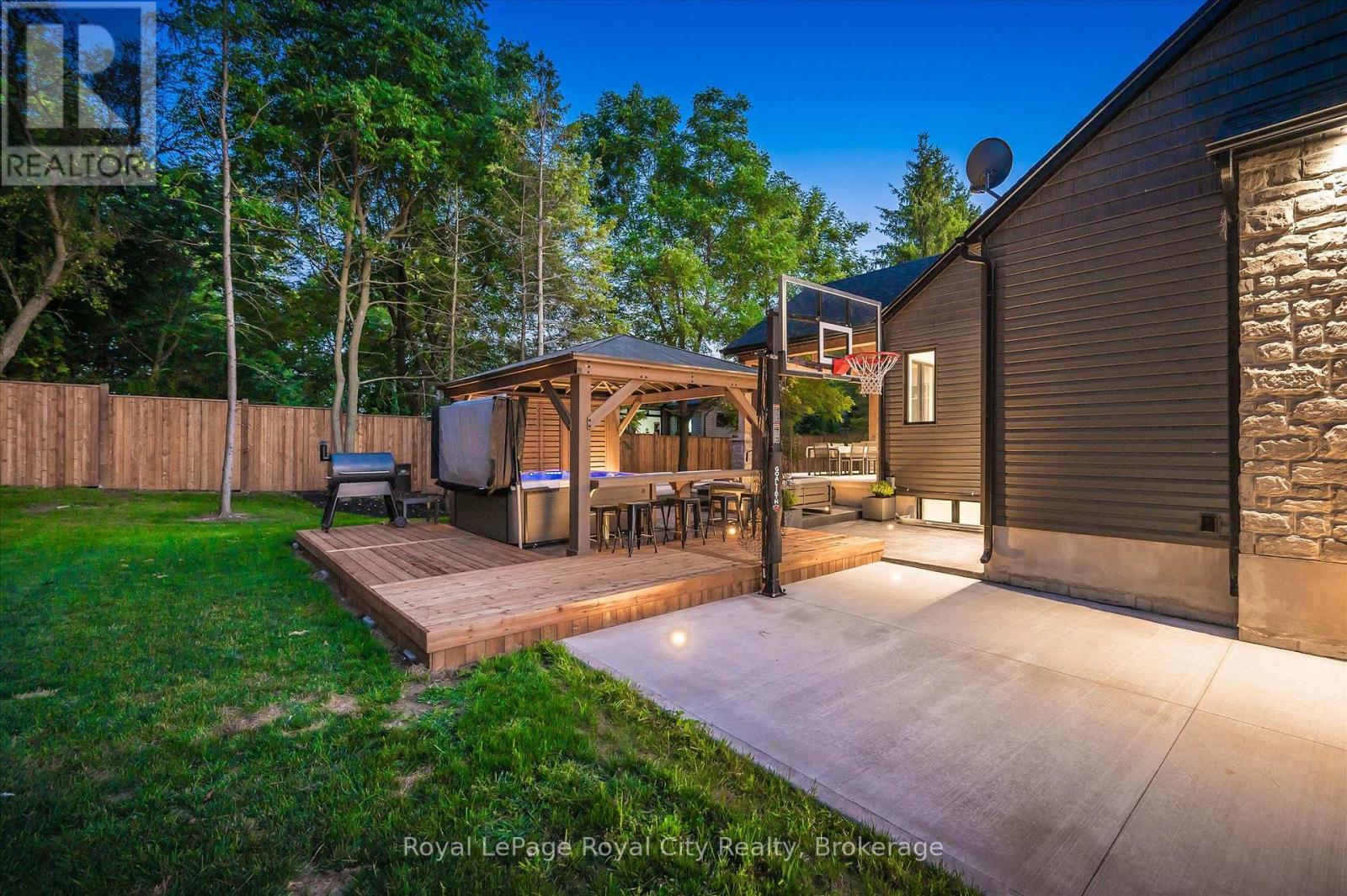 15 Farnham Road, Puslinch, Ontario  N0B 2J0 - Photo 41 - X12360333