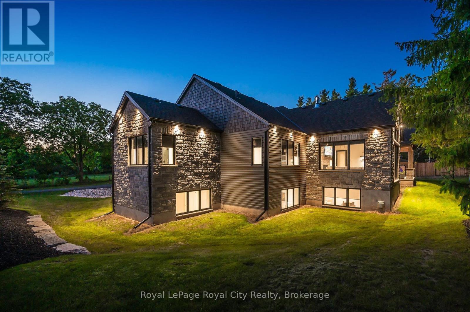 15 Farnham Road, Puslinch, Ontario  N0B 2J0 - Photo 45 - X12360333