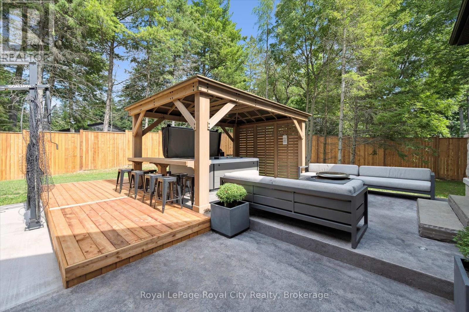 15 Farnham Road, Puslinch, Ontario  N0B 2J0 - Photo 48 - X12360333