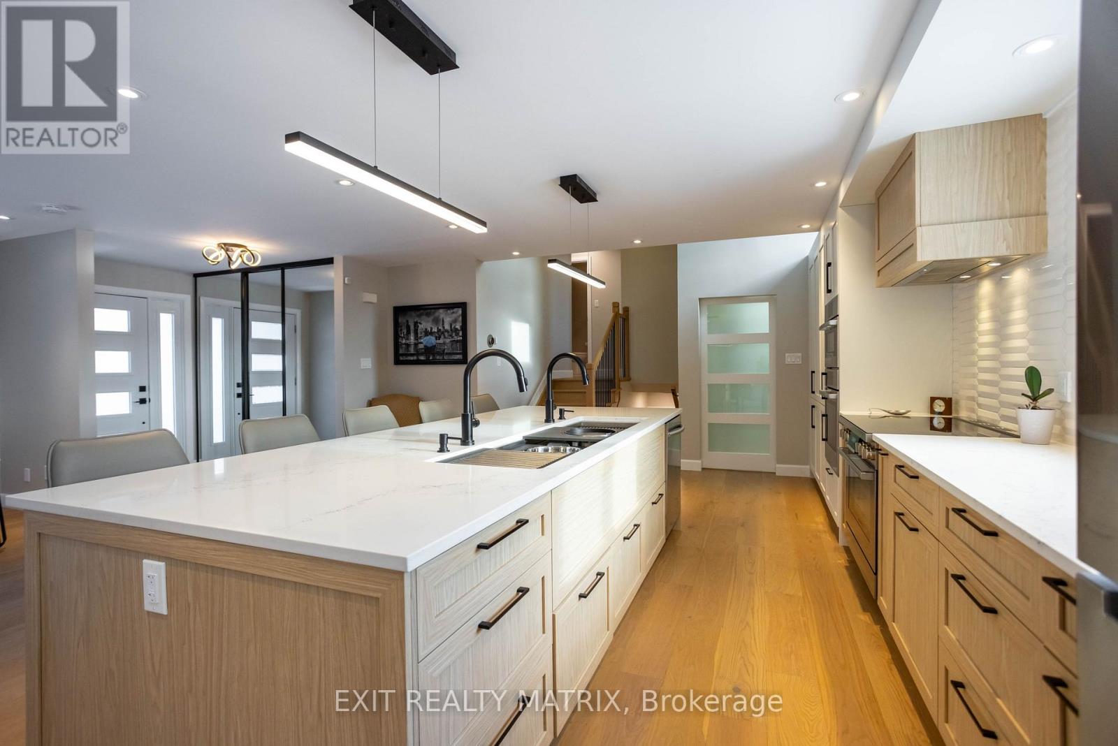 2418 Rideau Road, Ottawa, Ontario  K1X 1B2 - Photo 13 - X12360321