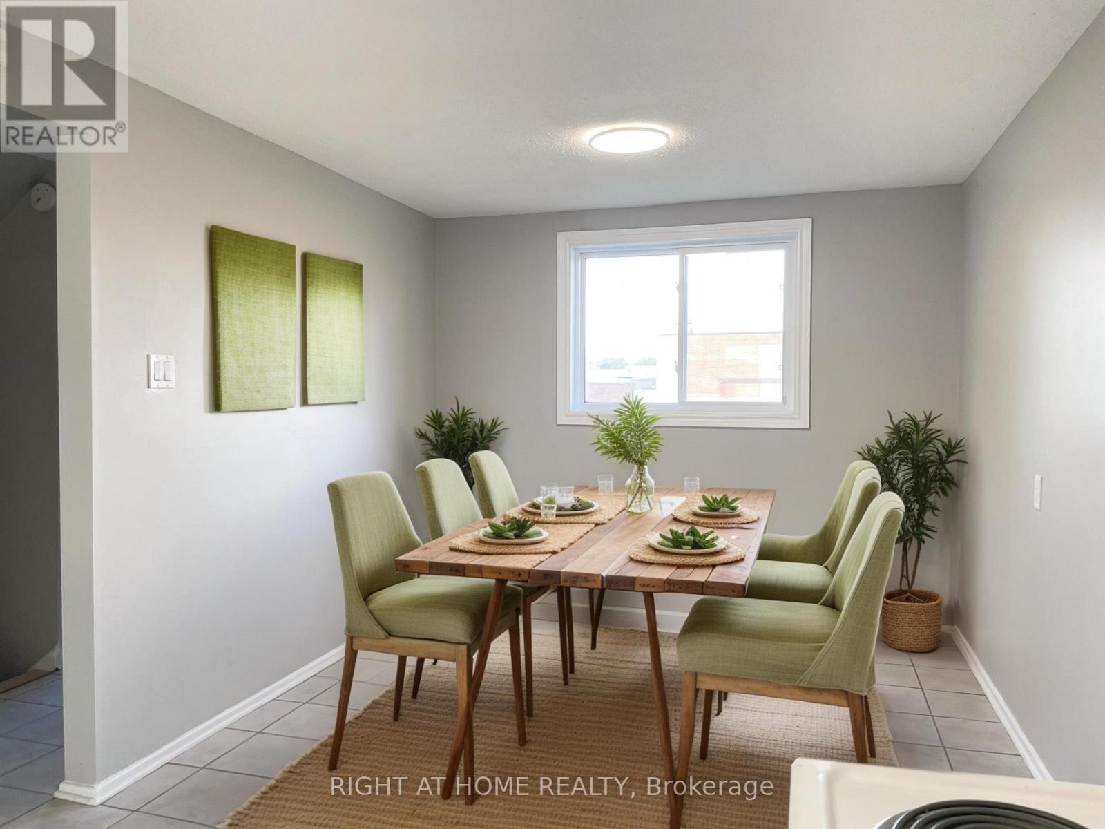 Property at 271 RIDGEPARK PRIVATE image 3
