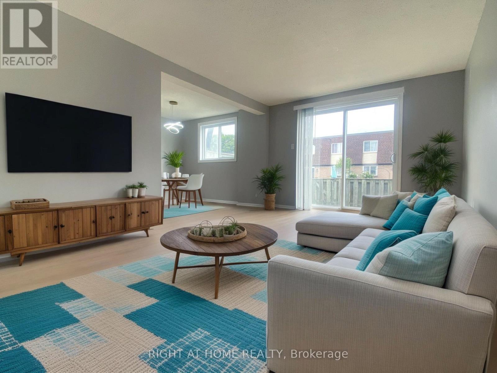 Property at 271 RIDGEPARK PRIVATE image 4