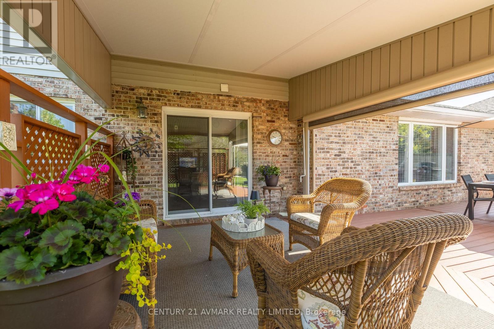 154 Michael Drive, Welland, Ontario  L3C 7B7 - Photo 12 - X12360285