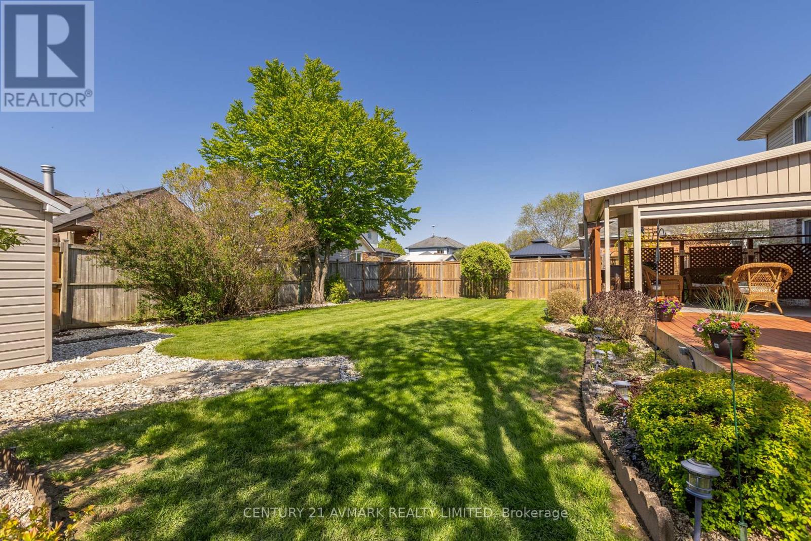 154 Michael Drive, Welland, Ontario  L3C 7B7 - Photo 6 - X12360285