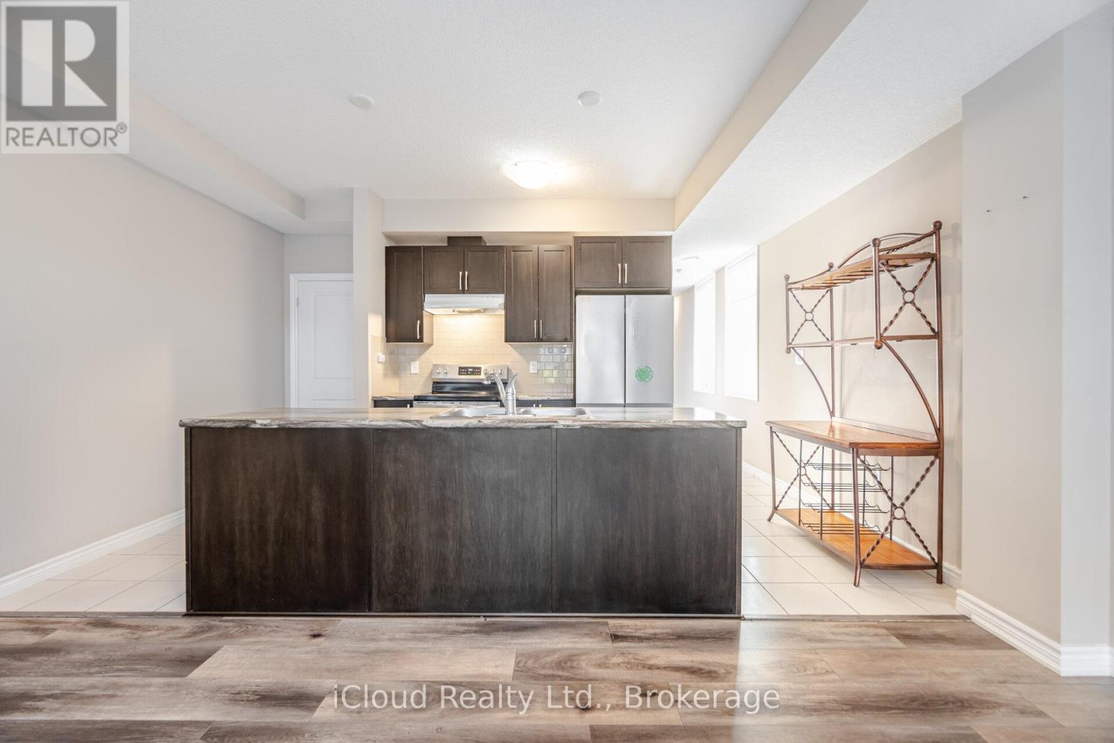 91 - 445 Ontario Street, Milton, Ontario  L9T 9K4 - Photo 8 - W12360269