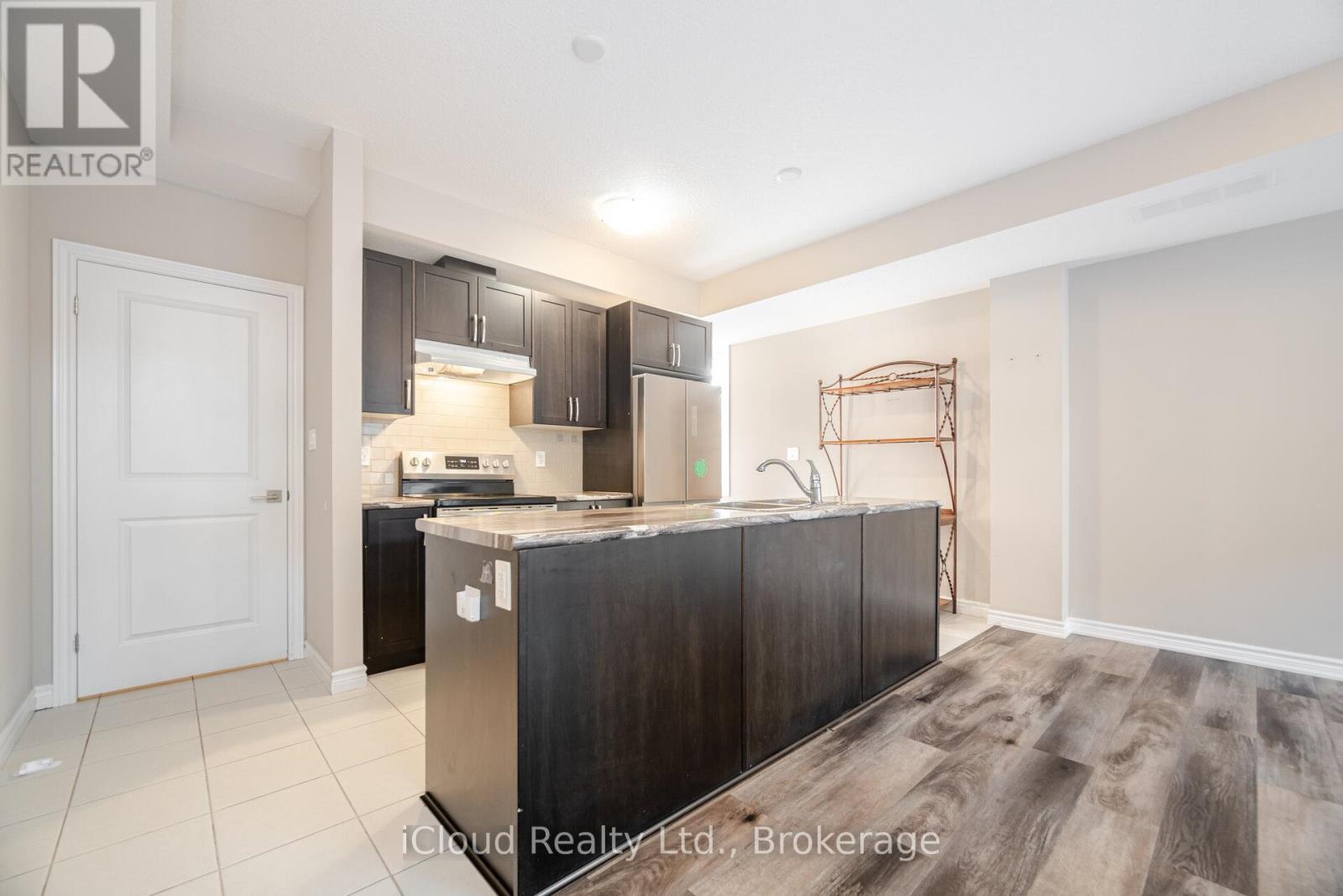 91 - 445 Ontario Street, Milton, Ontario  L9T 9K4 - Photo 9 - W12360269