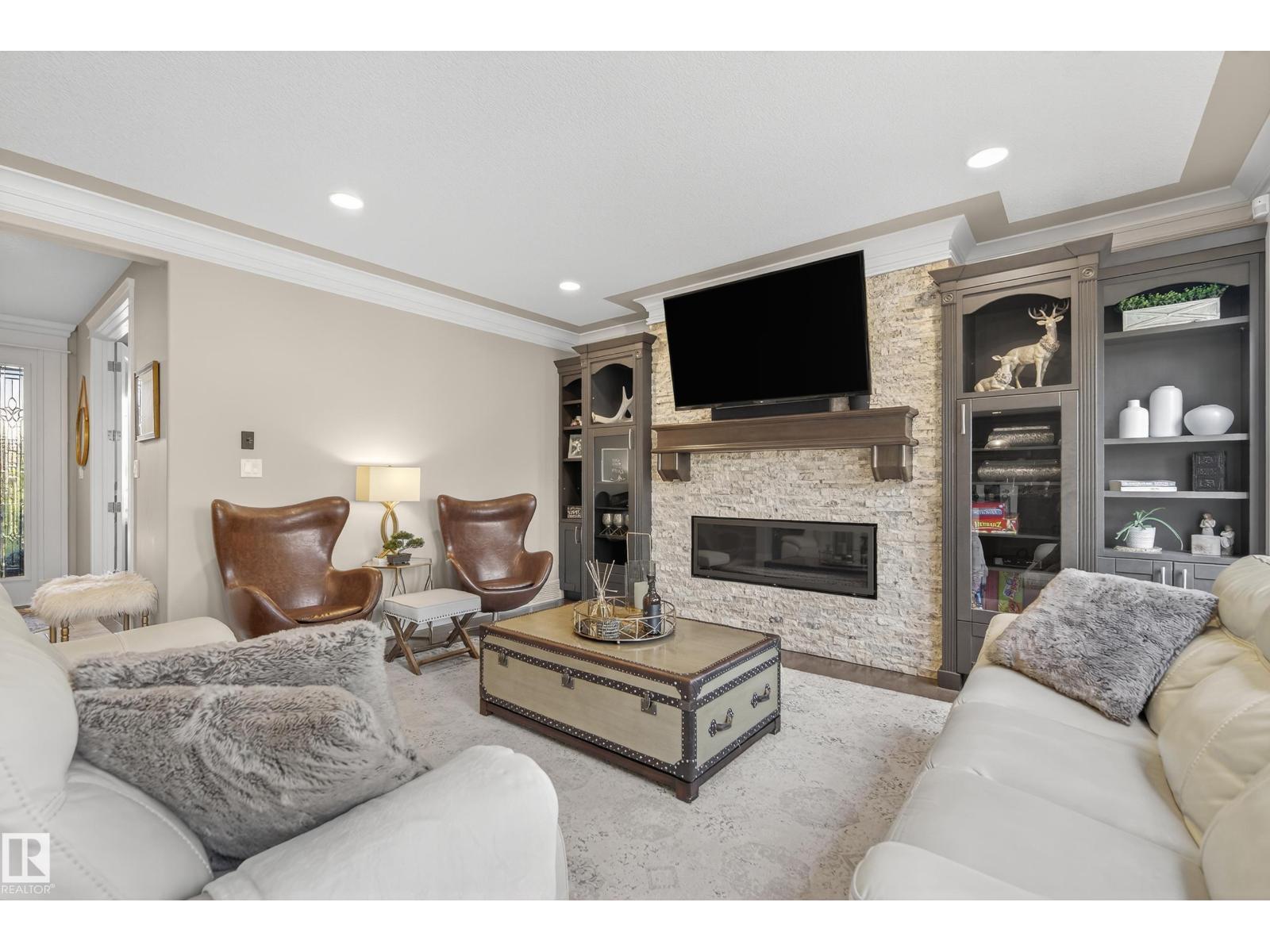 Property at 9 LACROIX CL image 1