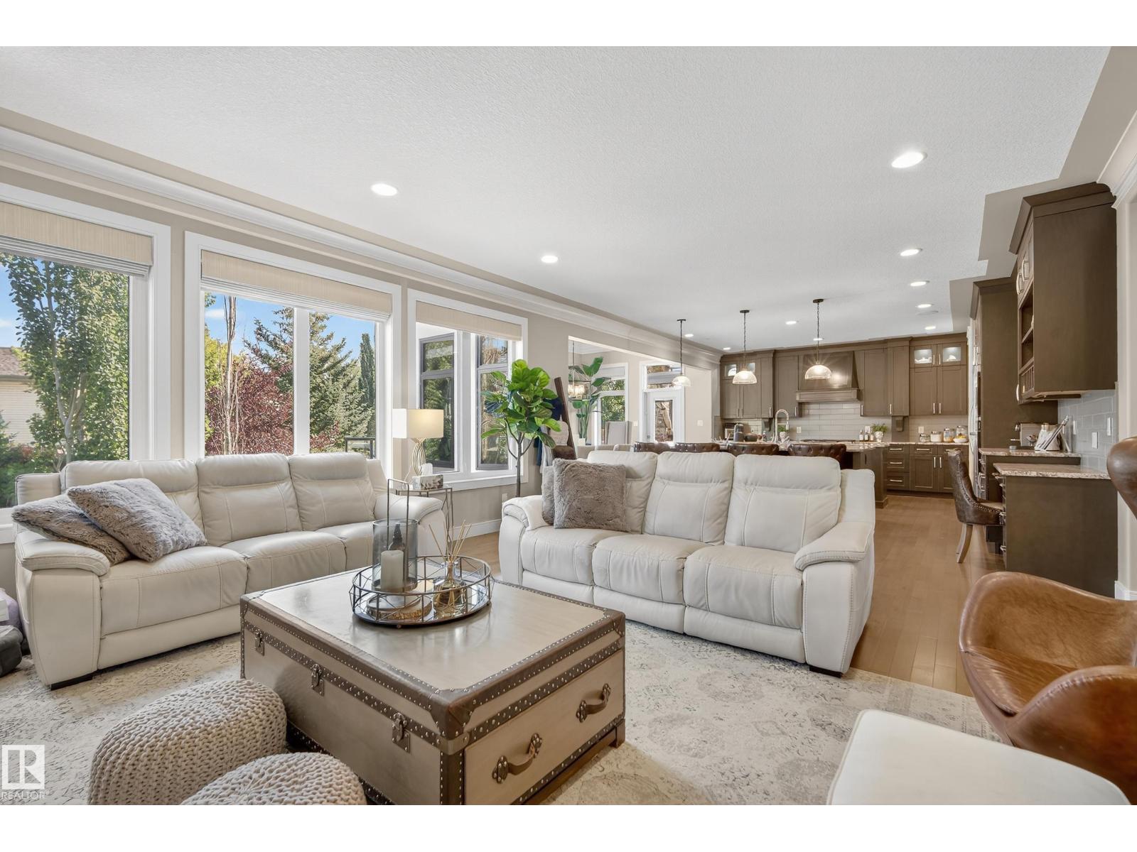 Property at 9 LACROIX CL image 3