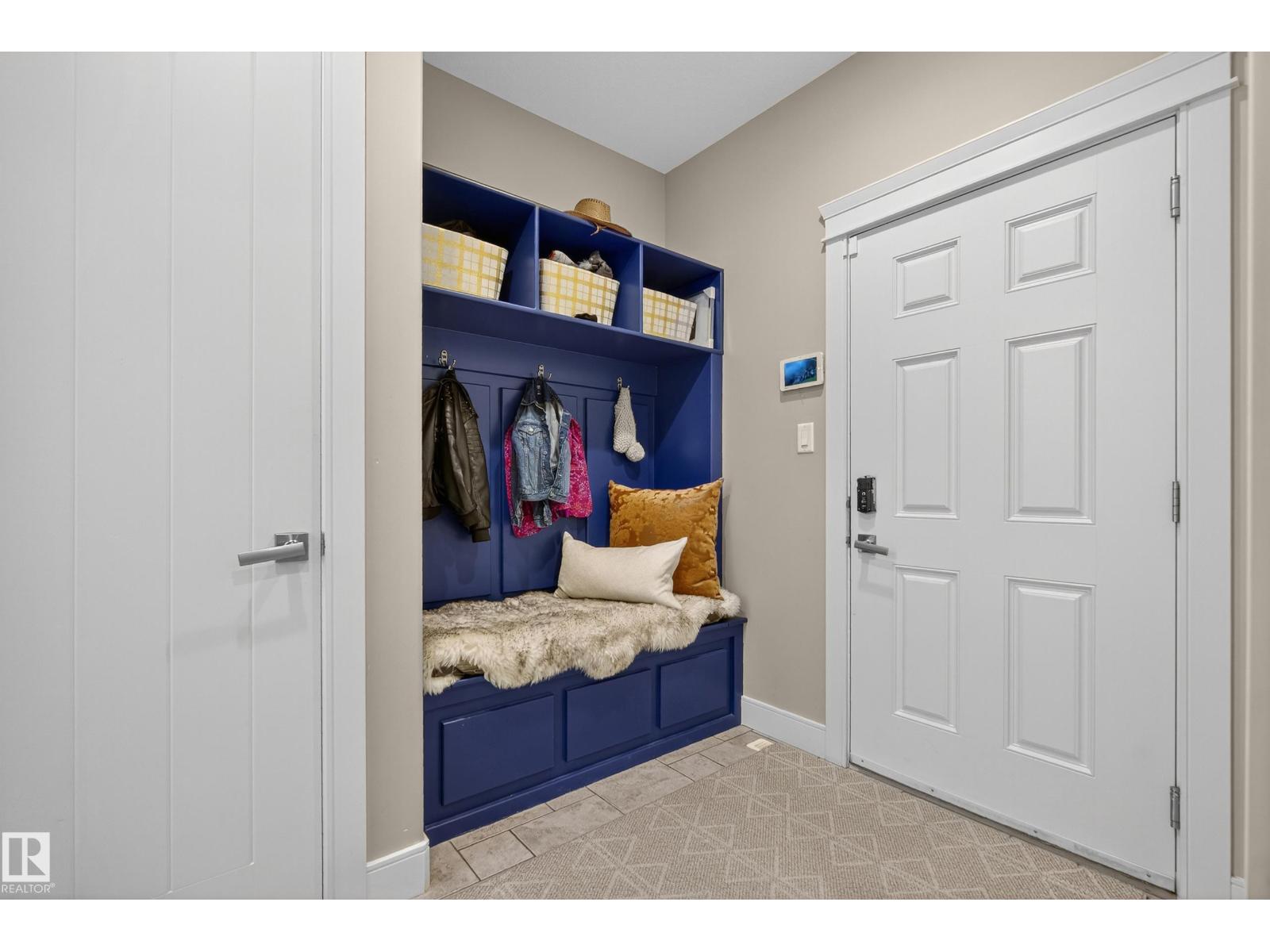 Property at 9 LACROIX CL image 4