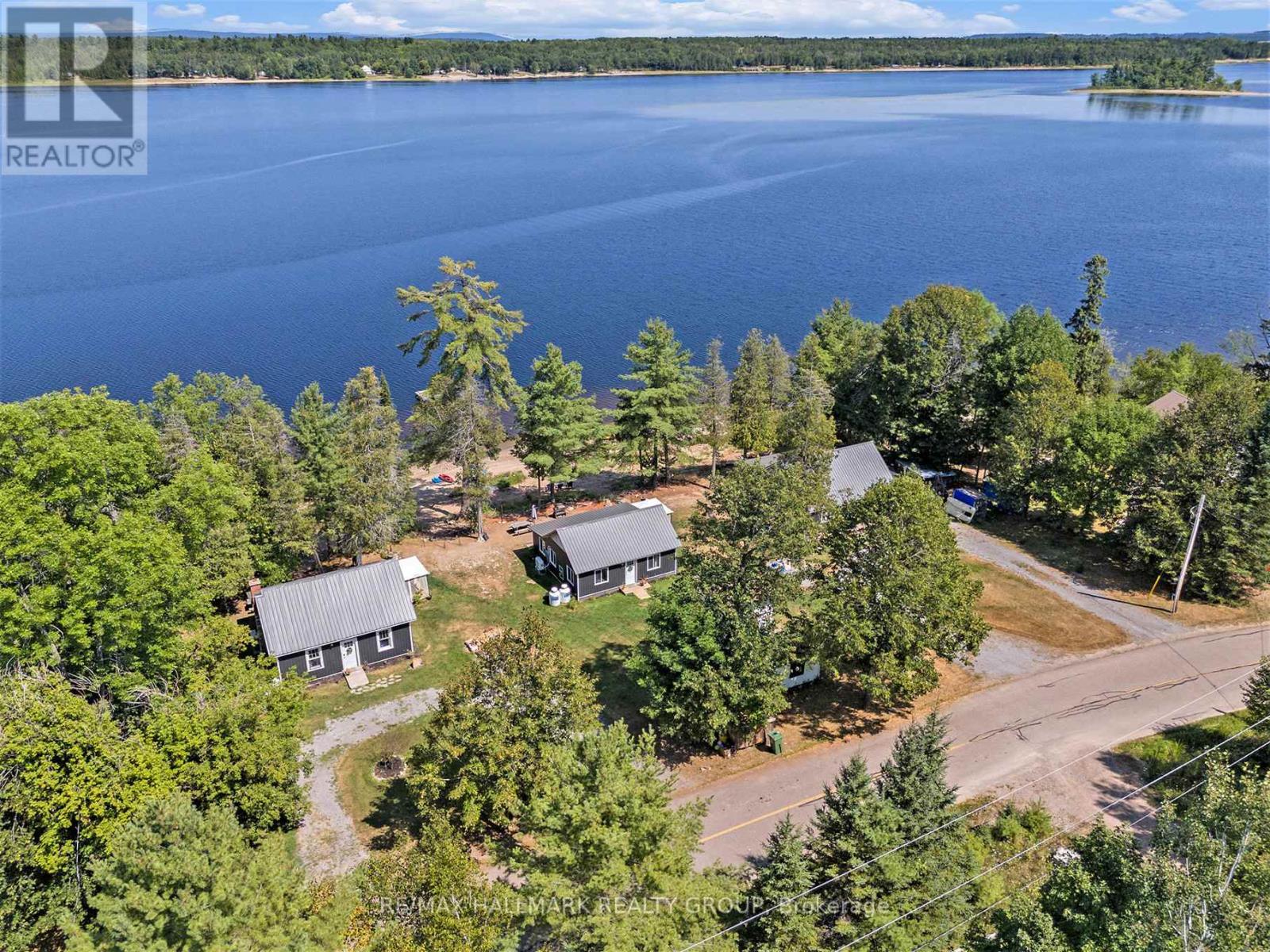 754 Forest Park Road, Laurentian Valley, Ontario  K8A 6W2 - Photo 2 - X12347444
