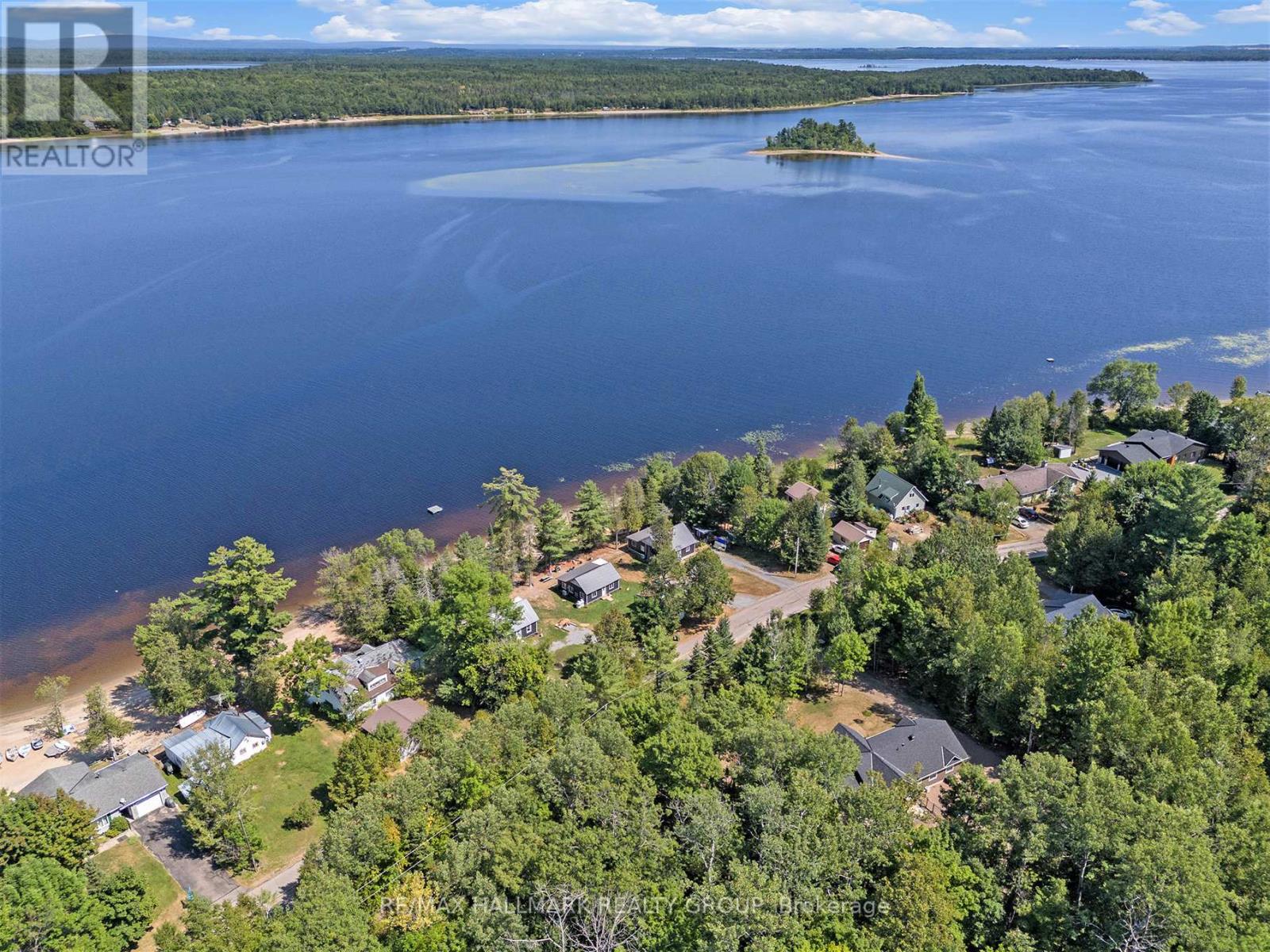 754 Forest Park Road, Laurentian Valley, Ontario  K8A 6W2 - Photo 43 - X12347444