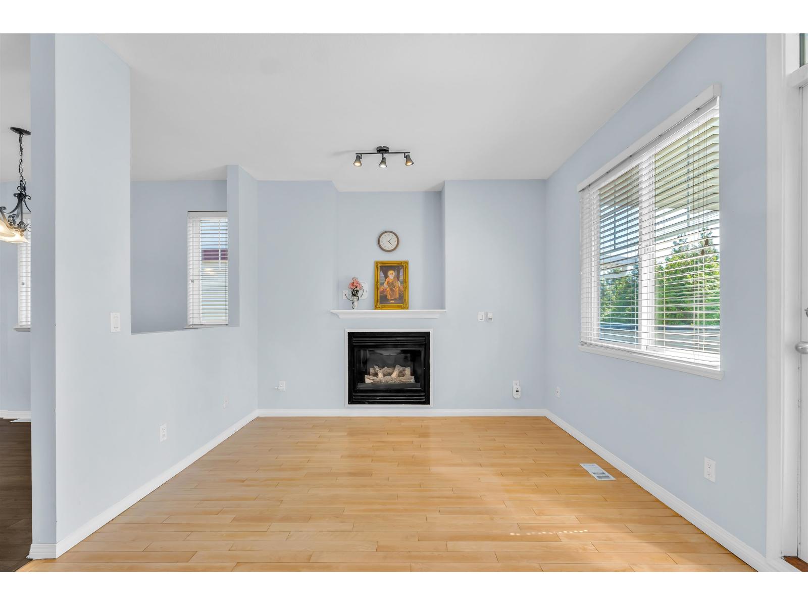 14896 56a Avenue, Surrey, British Columbia  V3S 8X1 - Photo 9 - R3039752