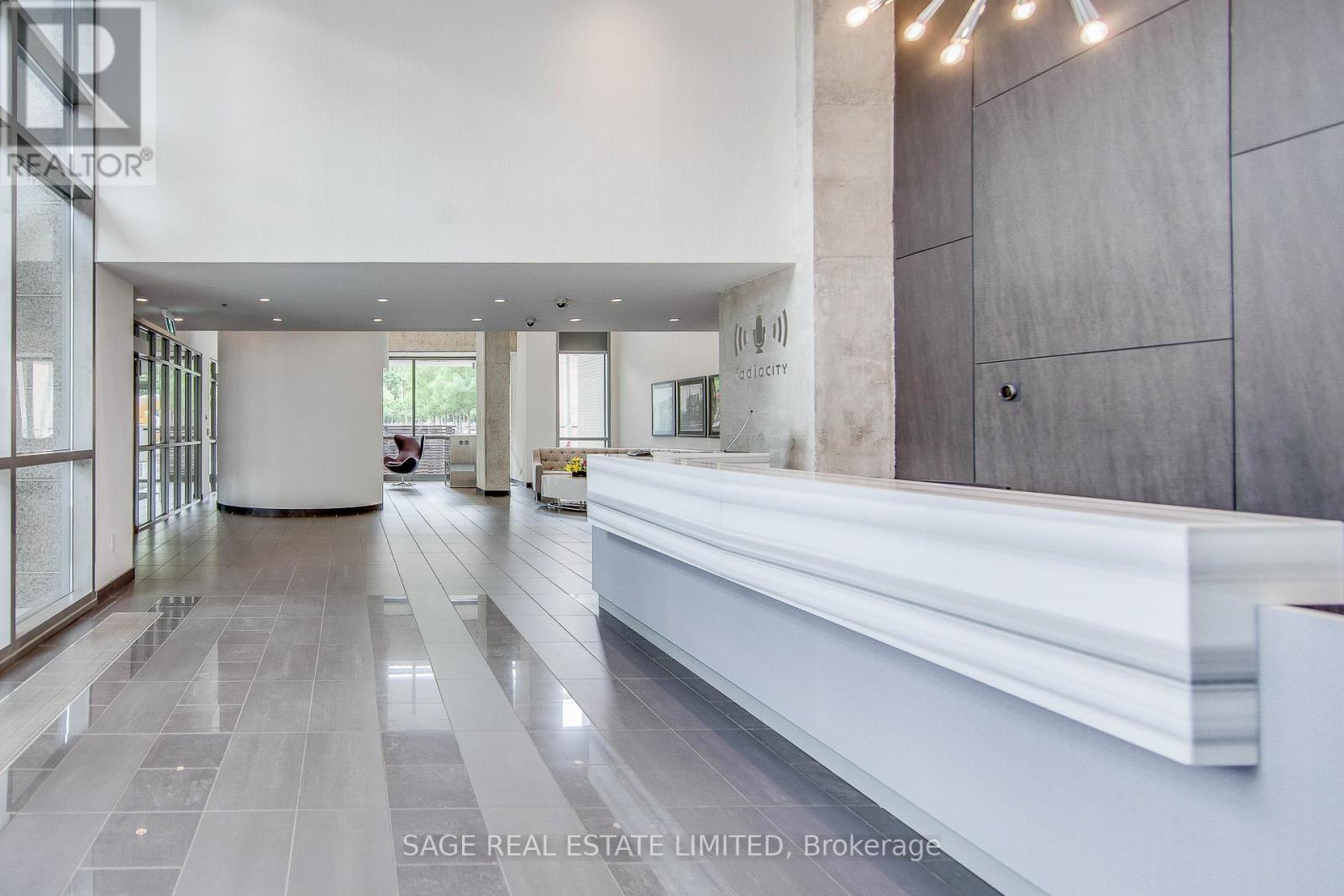 605 - 281 Mutual Street, Toronto, Ontario  M4Y 1X6 - Photo 35 - C12360294