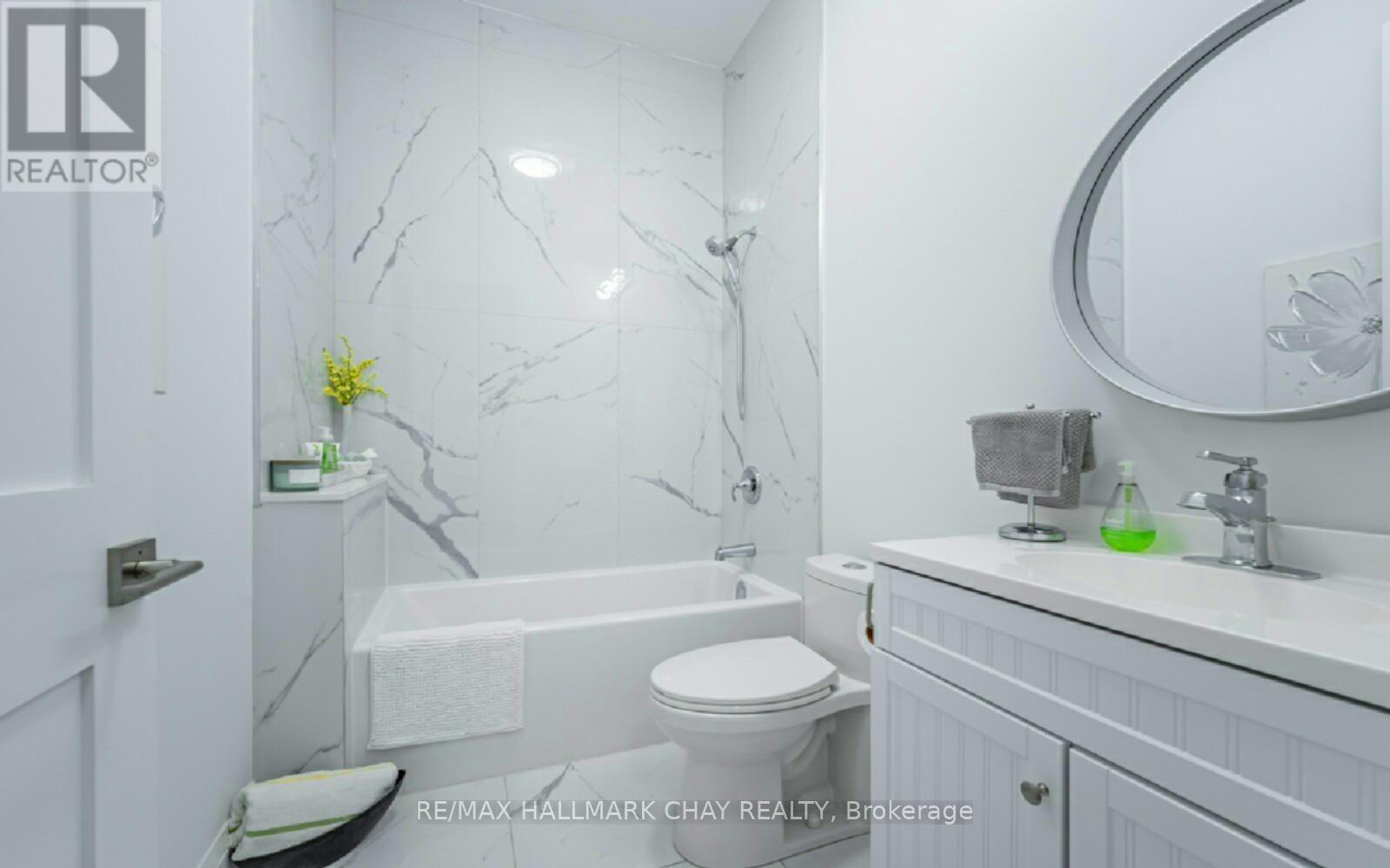 611 Northcliffe Boulevard, Toronto, Ontario  M6E 3L8 - Photo 14 - C12360310