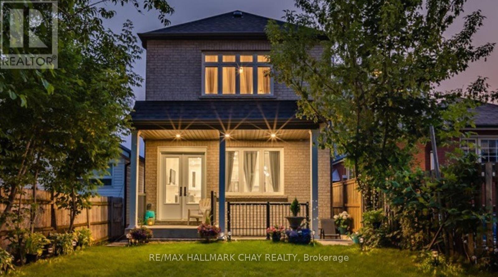 611 Northcliffe Boulevard, Toronto, Ontario  M6E 3L8 - Photo 2 - C12360310