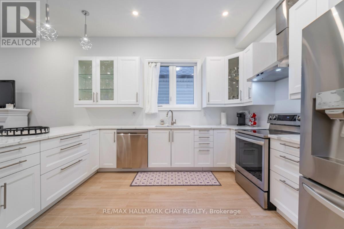 611 Northcliffe Boulevard, Toronto, Ontario  M6E 3L8 - Photo 5 - C12360310