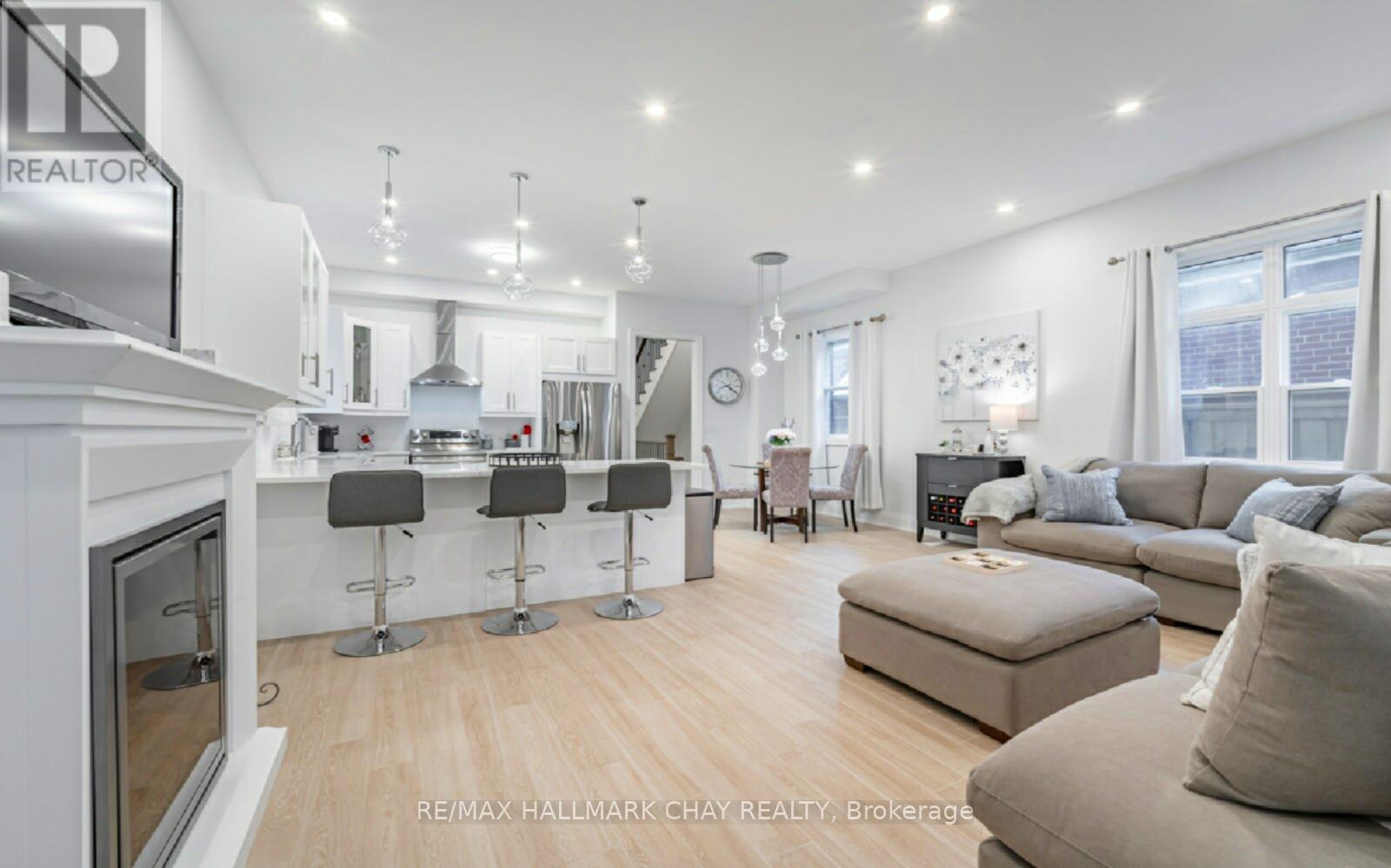 611 Northcliffe Boulevard, Toronto, Ontario  M6E 3L8 - Photo 7 - C12360310